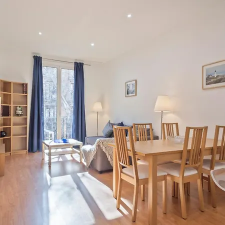 Cozy With Ensuite 11 * Barcelona